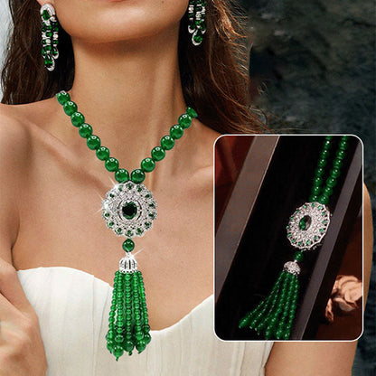 📿Emerald Color Necklace with Stylish Pendant