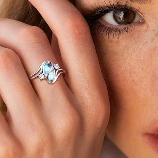 ✨🔥Geometric Oval Ring with Zirconia Accents💍